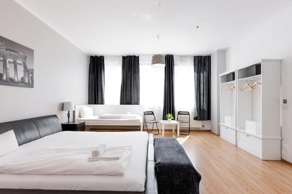 Big Fancy Apartments City Center Berlino Esterno foto
