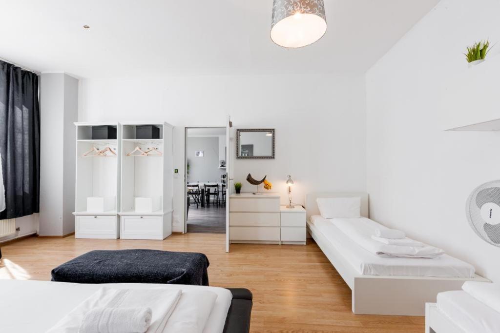 Big Fancy Apartments City Center Berlino Esterno foto