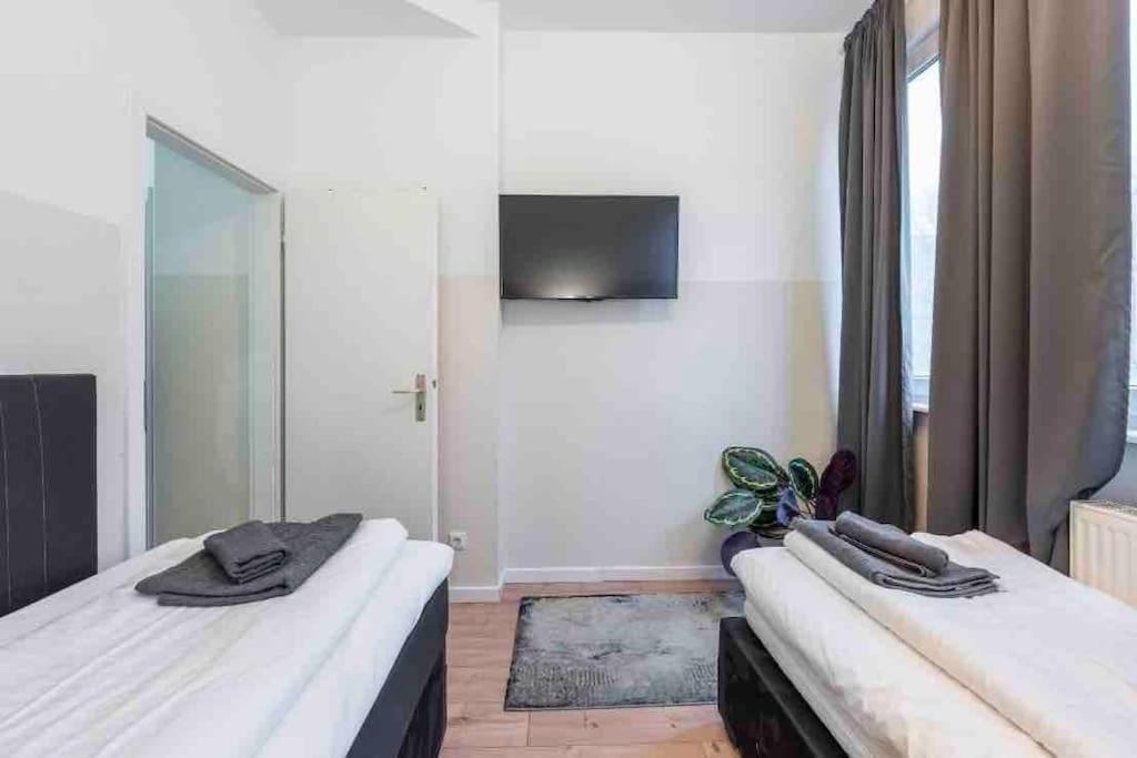 Big Fancy Apartments City Center Berlino Esterno foto